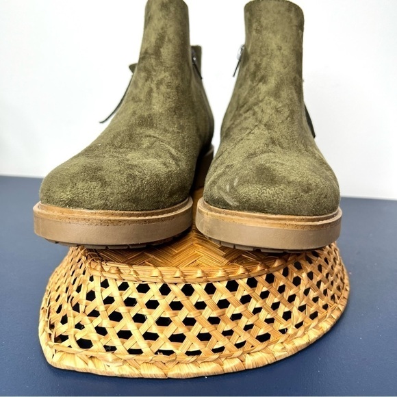 Esprit Saige Sage Green Faux Suede Ankle Boots Booties Size 6.5 - Picture 7 of 16